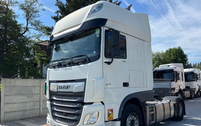 Witte DAF-trekker bij JP Trucks
